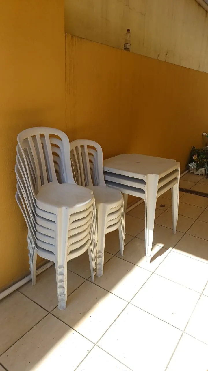 Mesas e Cadeiras - Miniatura 2